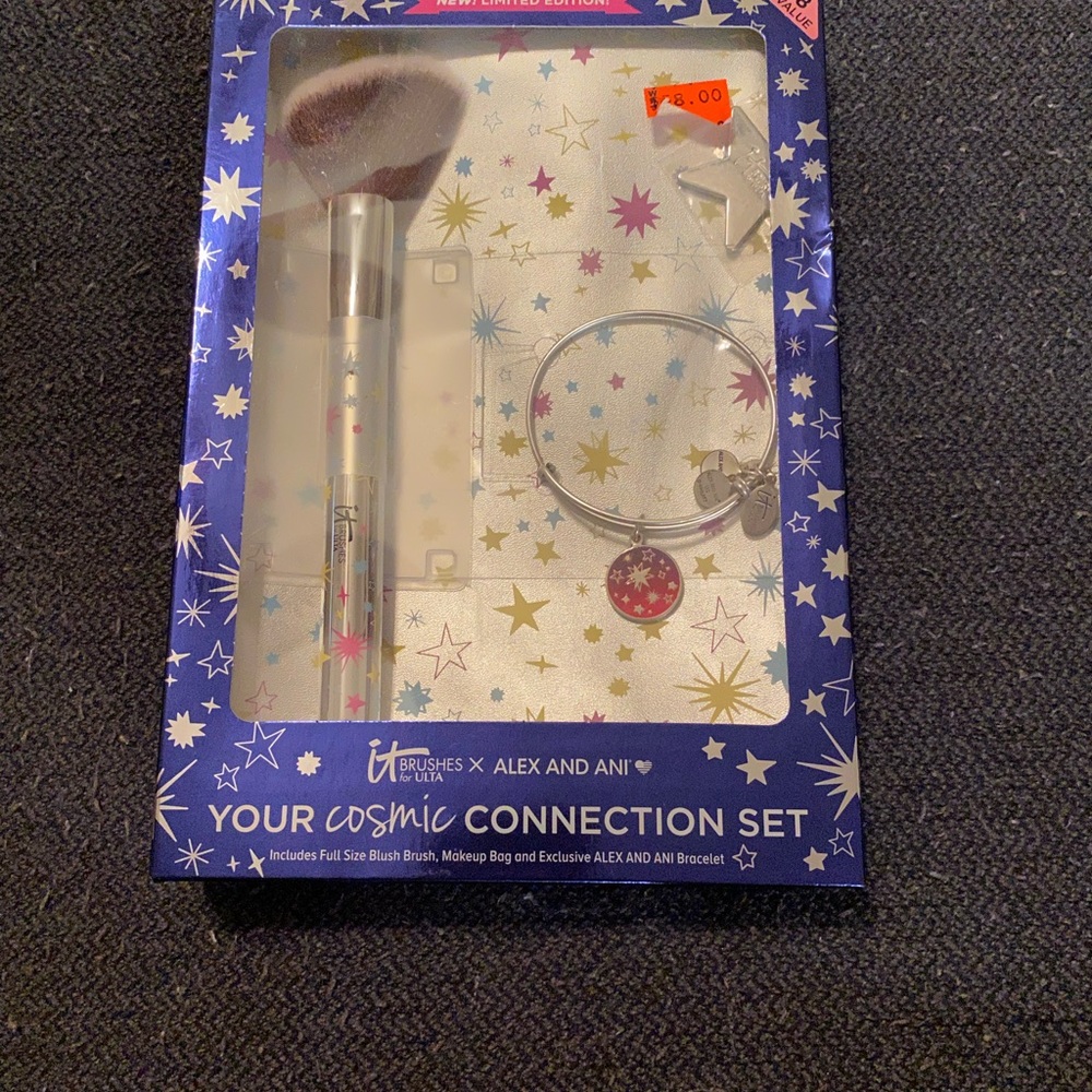 It Cosmetics And Alex & Ani Set